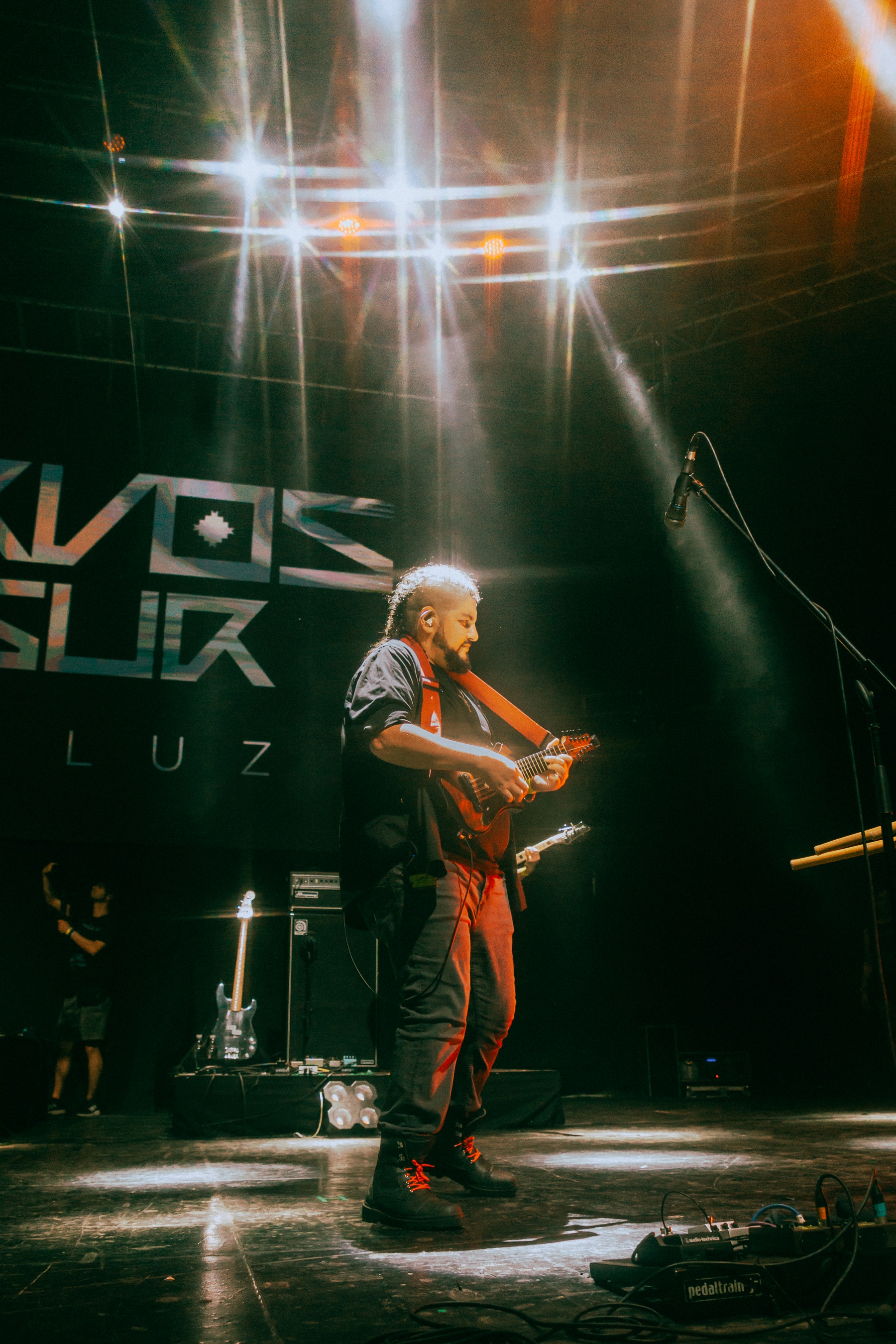 Kuervos del Sur - Lanzamiento "De la Luz"